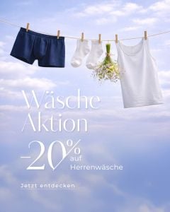 Ein weißes Tank-Top, marineblaue Boxershorts und weiße Socken hängen an einer Wäscheleine in den Himmel; ein deutscher Text bietet 20 % Rabatt auf Herrenunterwäsche.