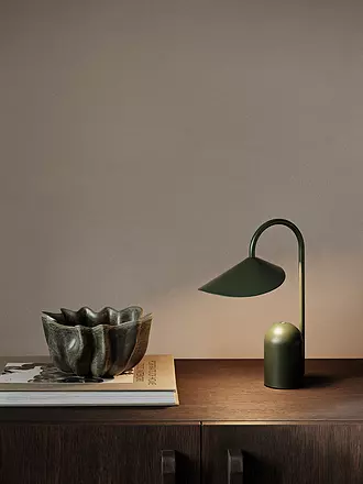 FERM LIVING | Tragbare Leuchte ARUM Green | grün