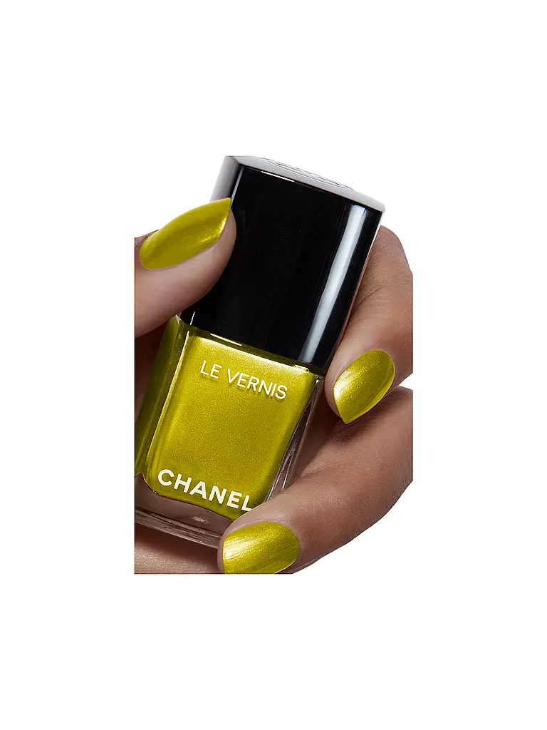 CHANEL | NAGELLACK – FARBE UND GLANZ MIT LANGEM HALT | gold