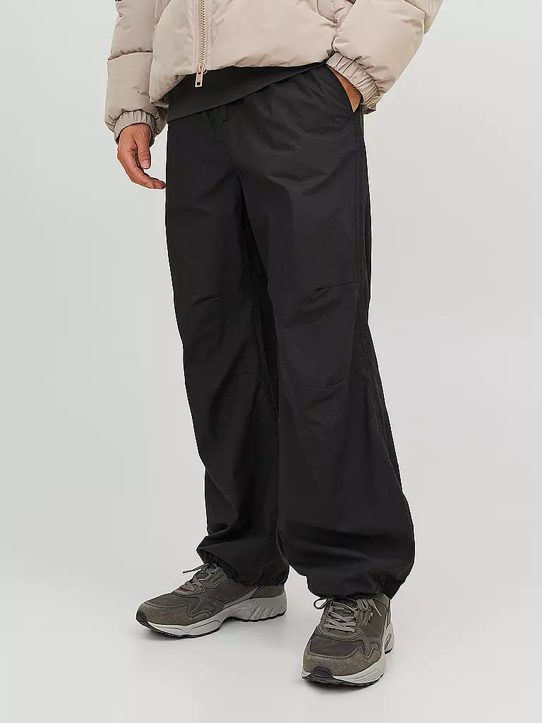 JACK & JONES | Jogginghose JPSTPARACHUTE JJPANT | schwarz